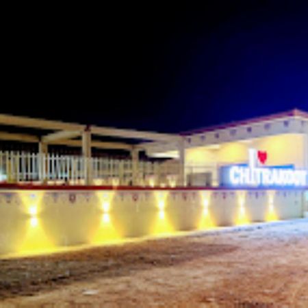 Hotel Parth Sitapur Muafi Kültér fotó
